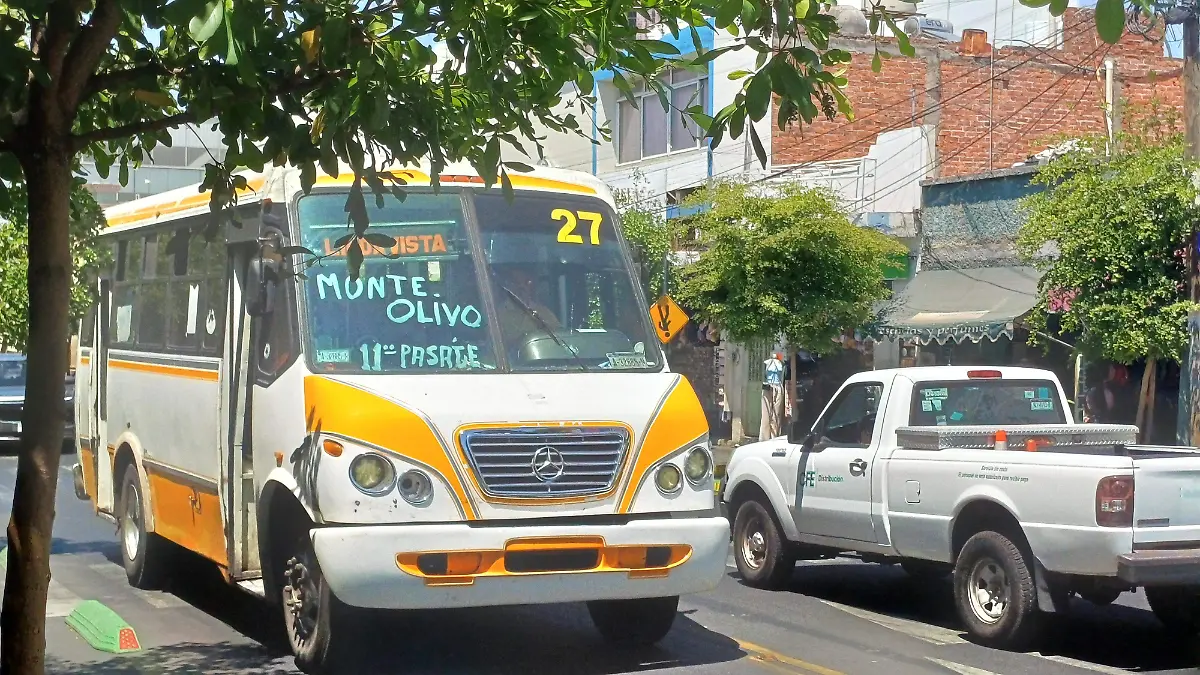 Imagen de un camion amarillo de Zamora